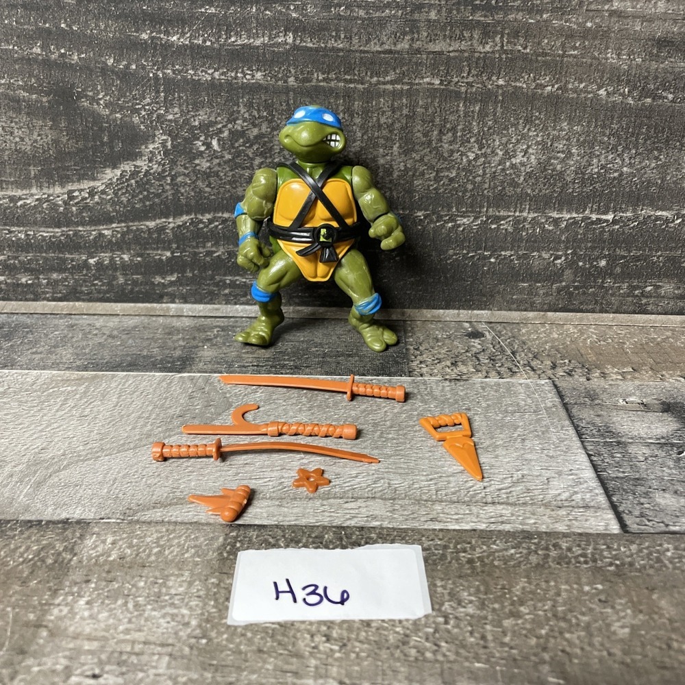 TMNT Leonardo w/Accessories Soft Head Teenage Mutant Ninja Turtle 1988 Playmates
